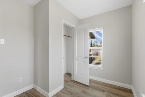 $1,200 | 8902 1/2 Courtney Drive, Highlands, TX 77562