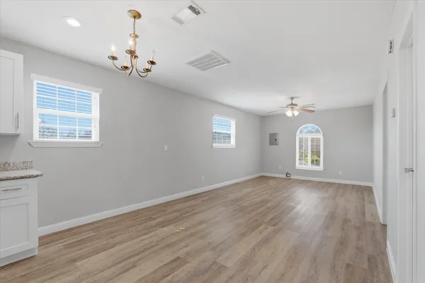 $1,200 | 8902 1/2 Courtney Drive, Highlands, TX 77562