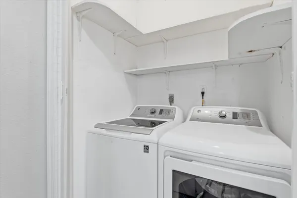 $1,200 | 8902 1/2 Courtney Drive, Highlands, TX 77562