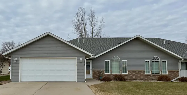 $286,000 | 107 9th Street Southeast, Freeport, MN 56331