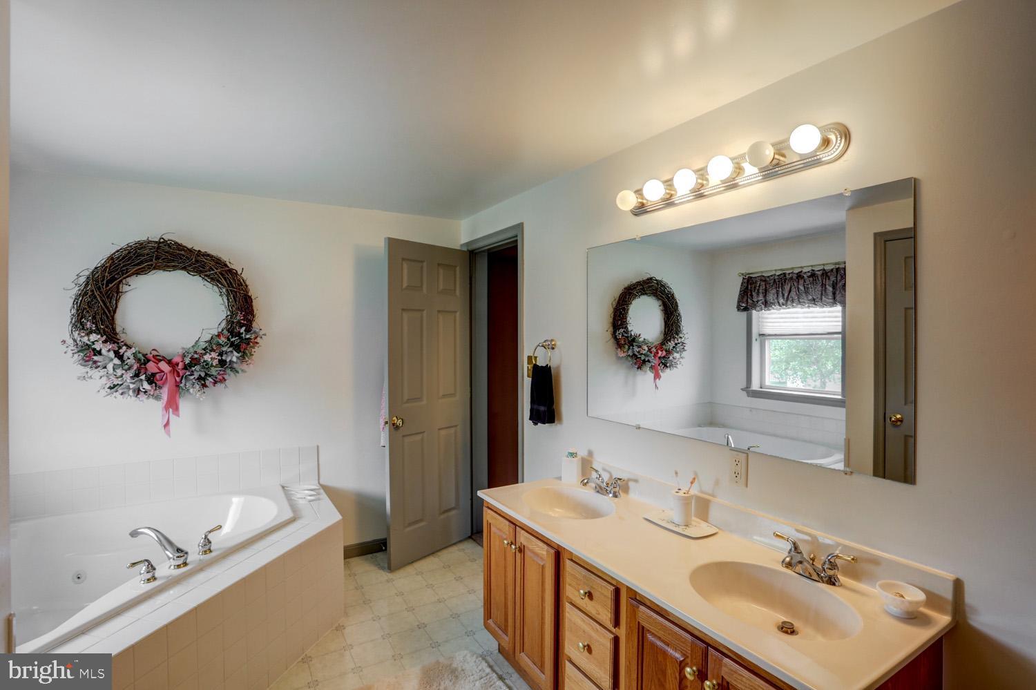 24 Duffield Drive Lititz, PA 17543 - Photo 38 of 49