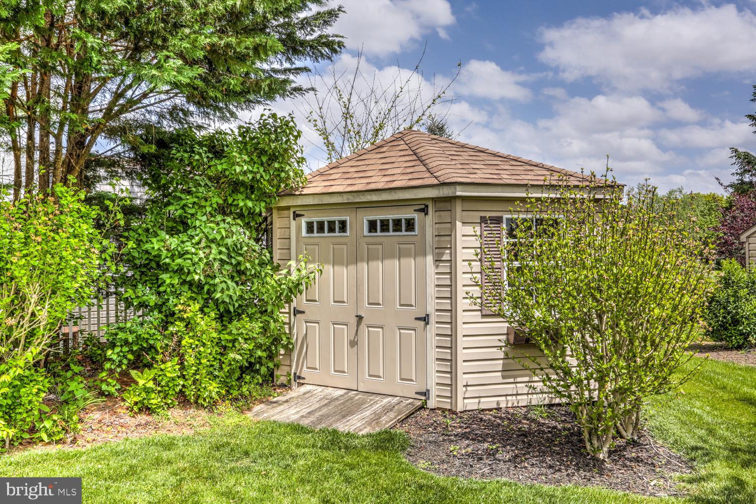 24 Duffield Drive Lititz, PA 17543 - Photo 7 of 49
