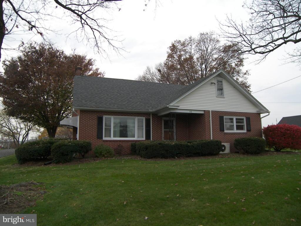 312 North Penryn Road Manheim, PA 17545 - Photo 2 of 13 Gallery Image 2