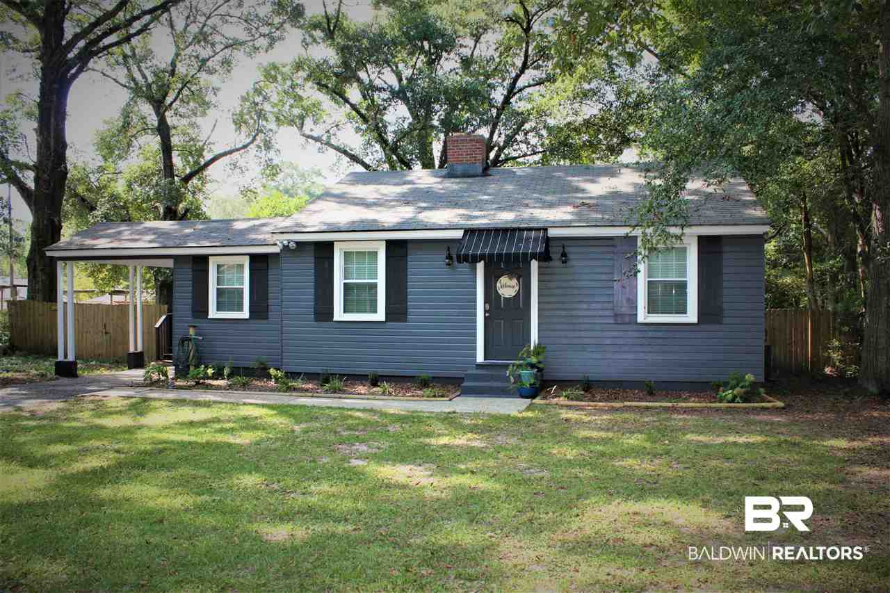 305 Pineview Lane West Mobile, AL 36608 - Photo 1 of 15
