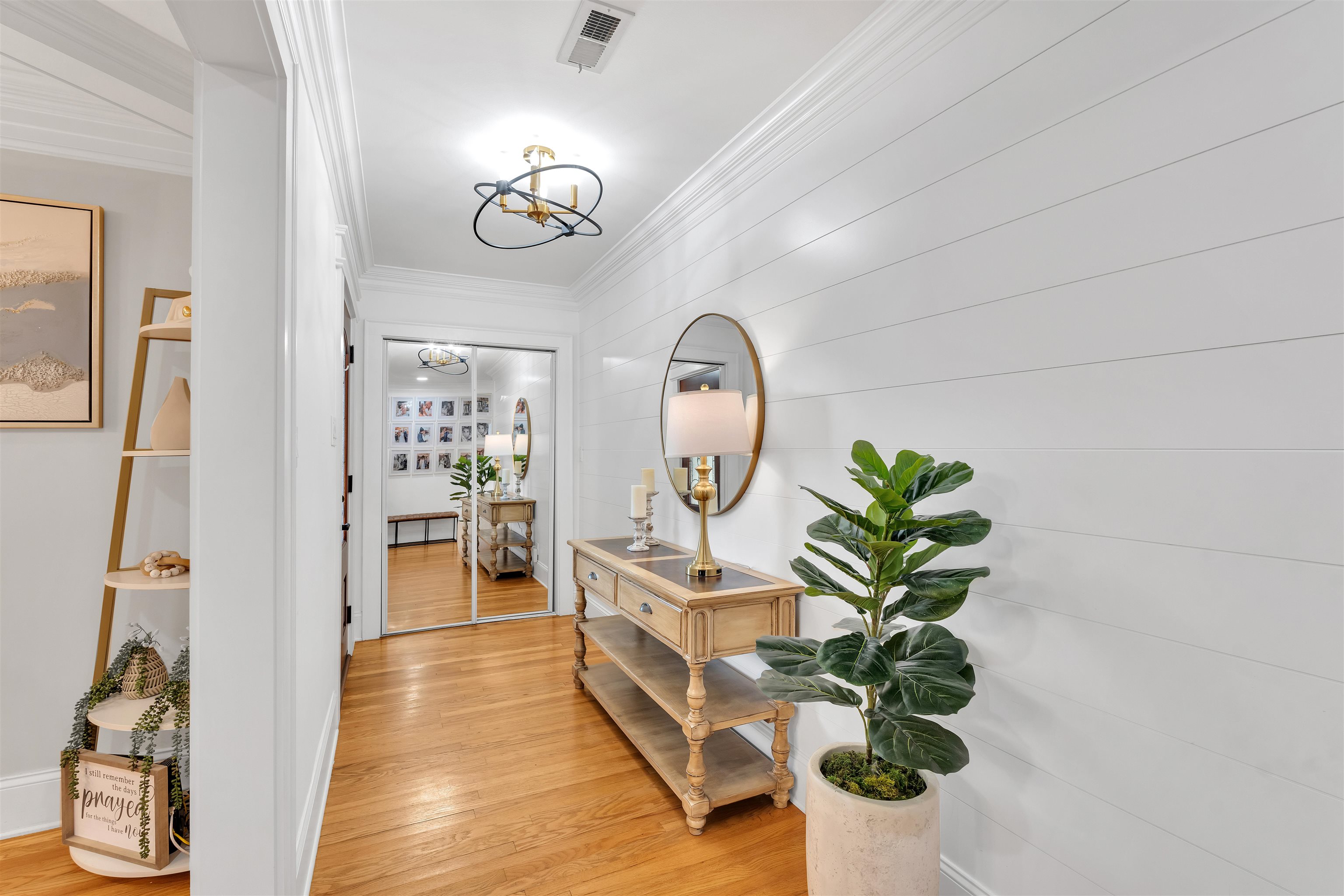 380 Forrester Drive Greenville, SC 29607 - Photo 4 of 50