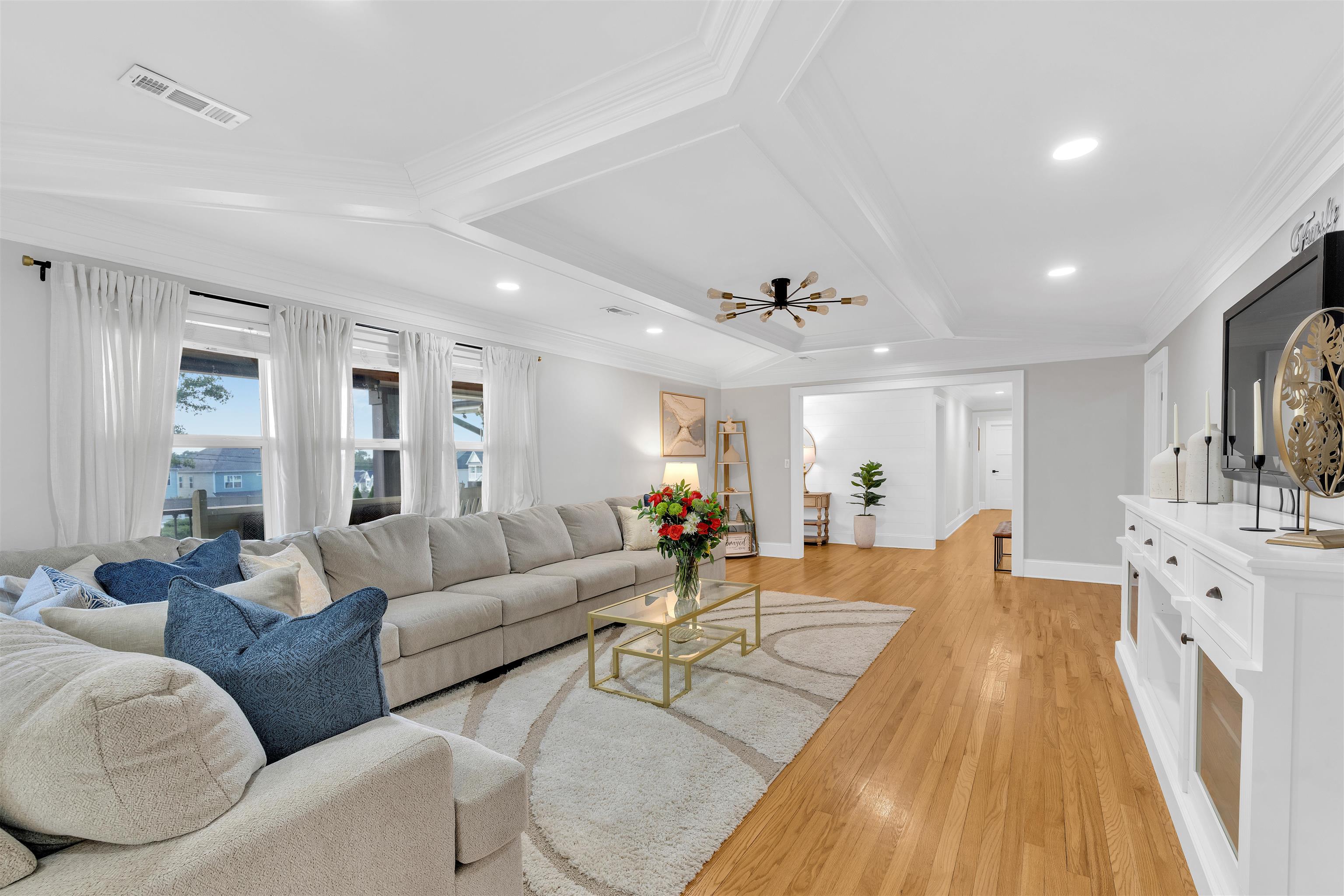 380 Forrester Drive Greenville, SC 29607 - Photo 5 of 50