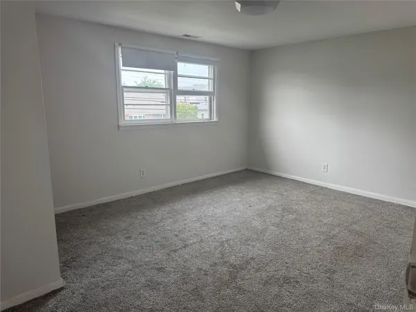 $2,700 | 124 Parkdale Drive, North Babylon, NY 11703