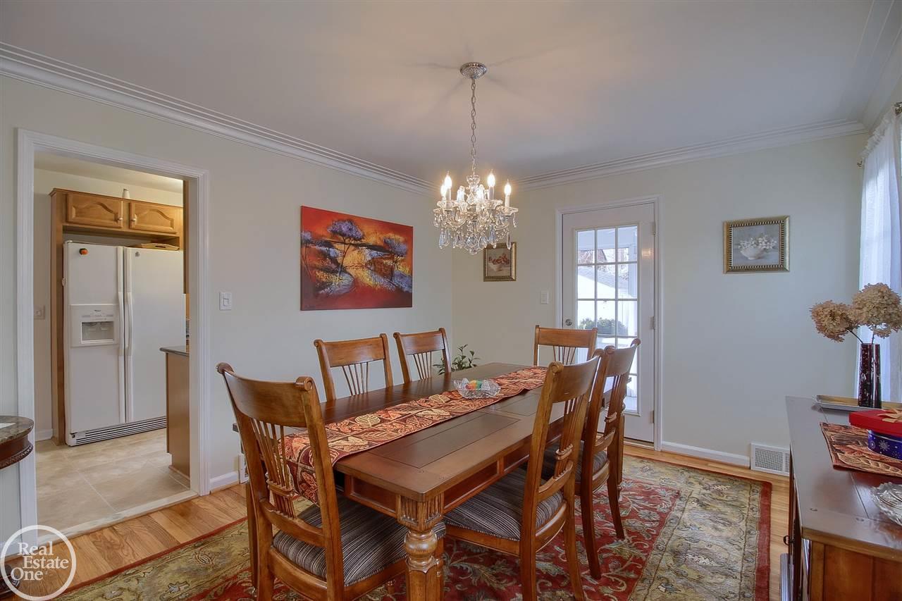 1327 Harvard Road Grosse Pointe, MI 48230 - Photo 9 of 35 50006460-8.JPG
