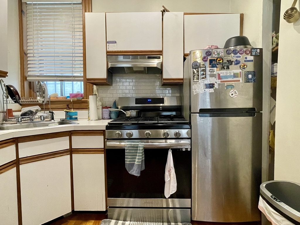 74 Phillips Street, Unit 2 Boston, MA 02114 - Photo 2 of 11