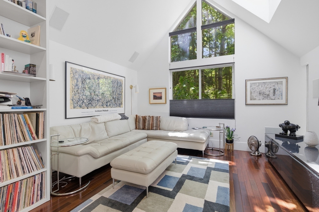 51 Deer Path Hudson, MA 01749 - Photo 7 of 36