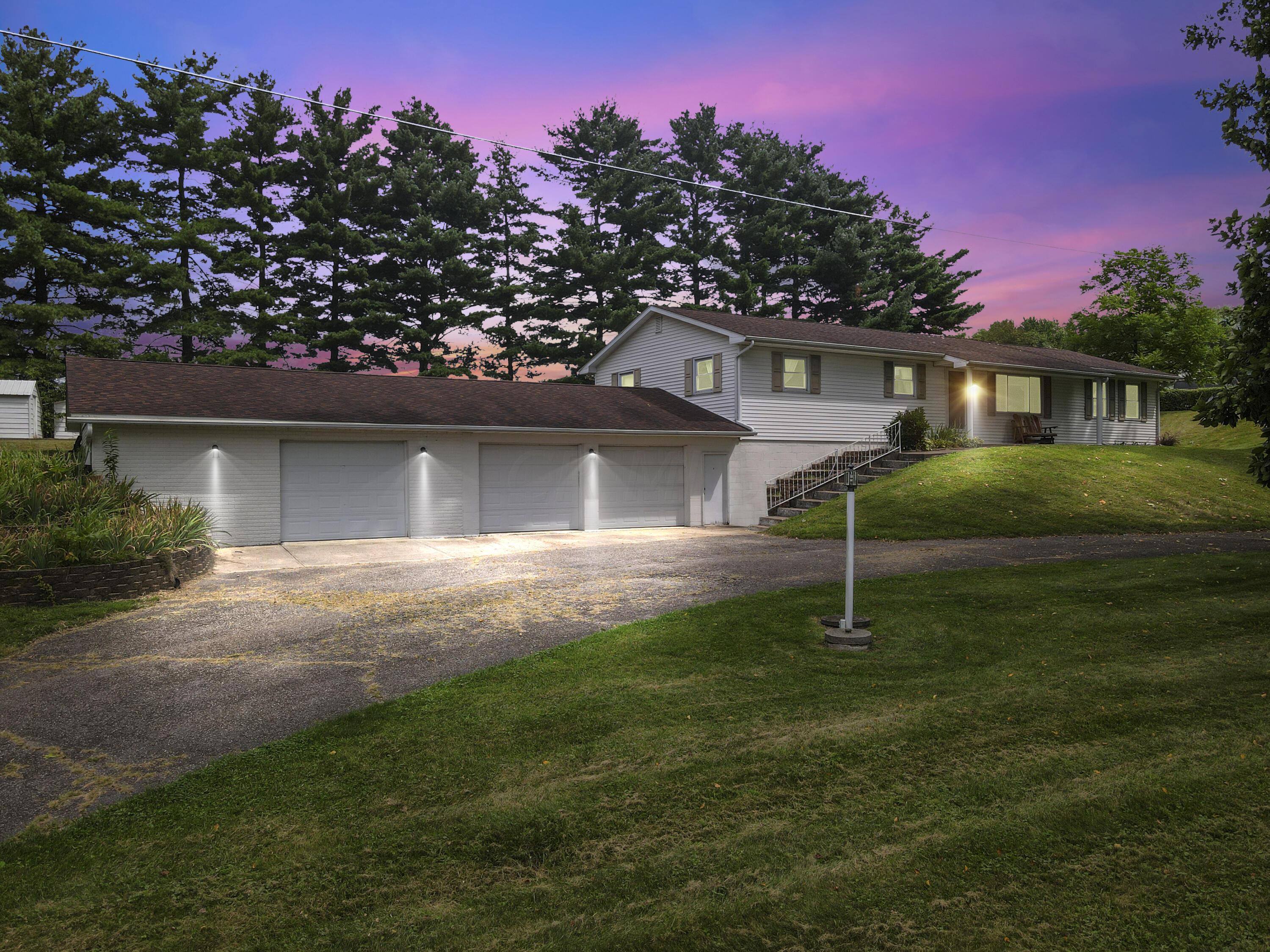 2146 Ginder Road Northwest Lancaster, OH 43130 - Photo 1 of 35 EF6D7CAF-70D5-4816-B4EA-10AD81FEC4EB