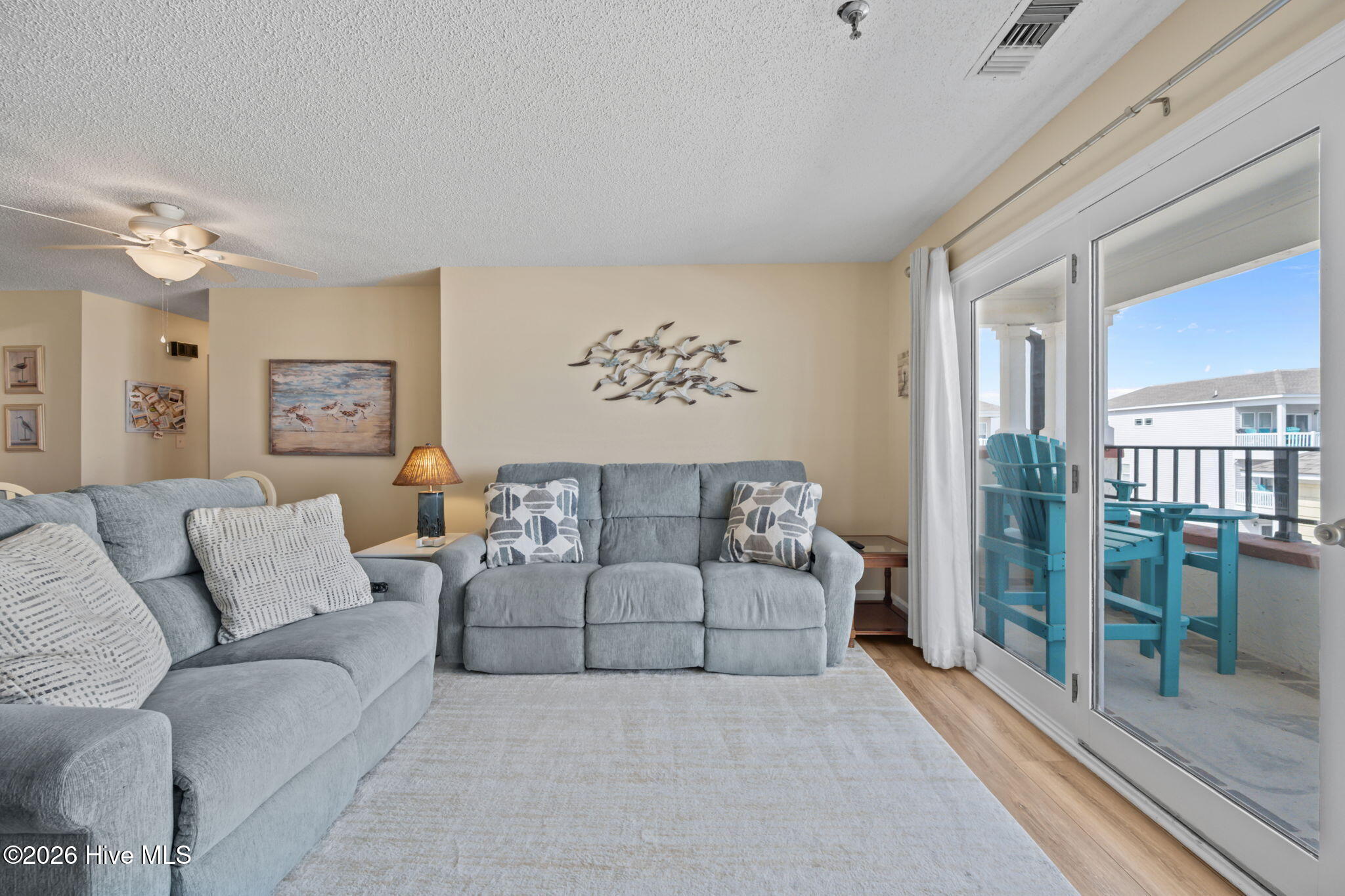 790 New River Inlet Road, Unit 320B North Topsail Beach, NC 28460 - Photo 7 of 46 Living Room