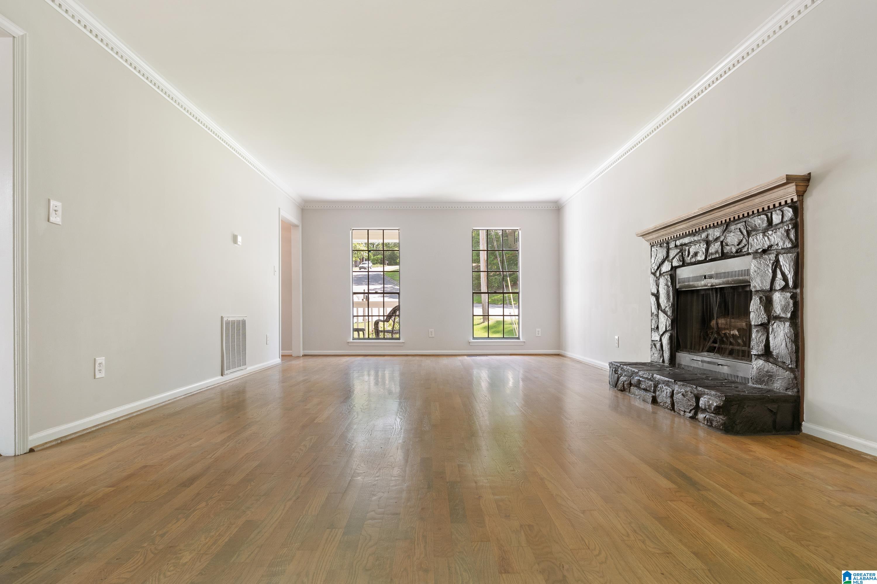 2027 Diane Lane Alabaster, AL 35007 - Photo 10 of 35