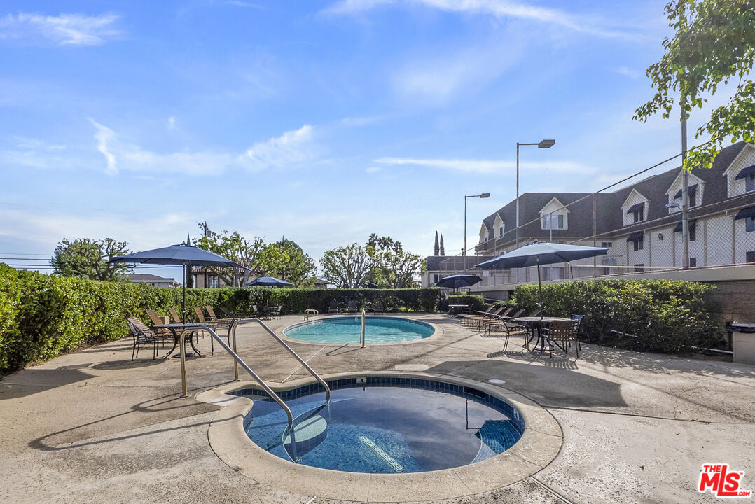 2385 Roscomare Road, Unit E17 Los Angeles, CA 90077 - Photo 20 of 31