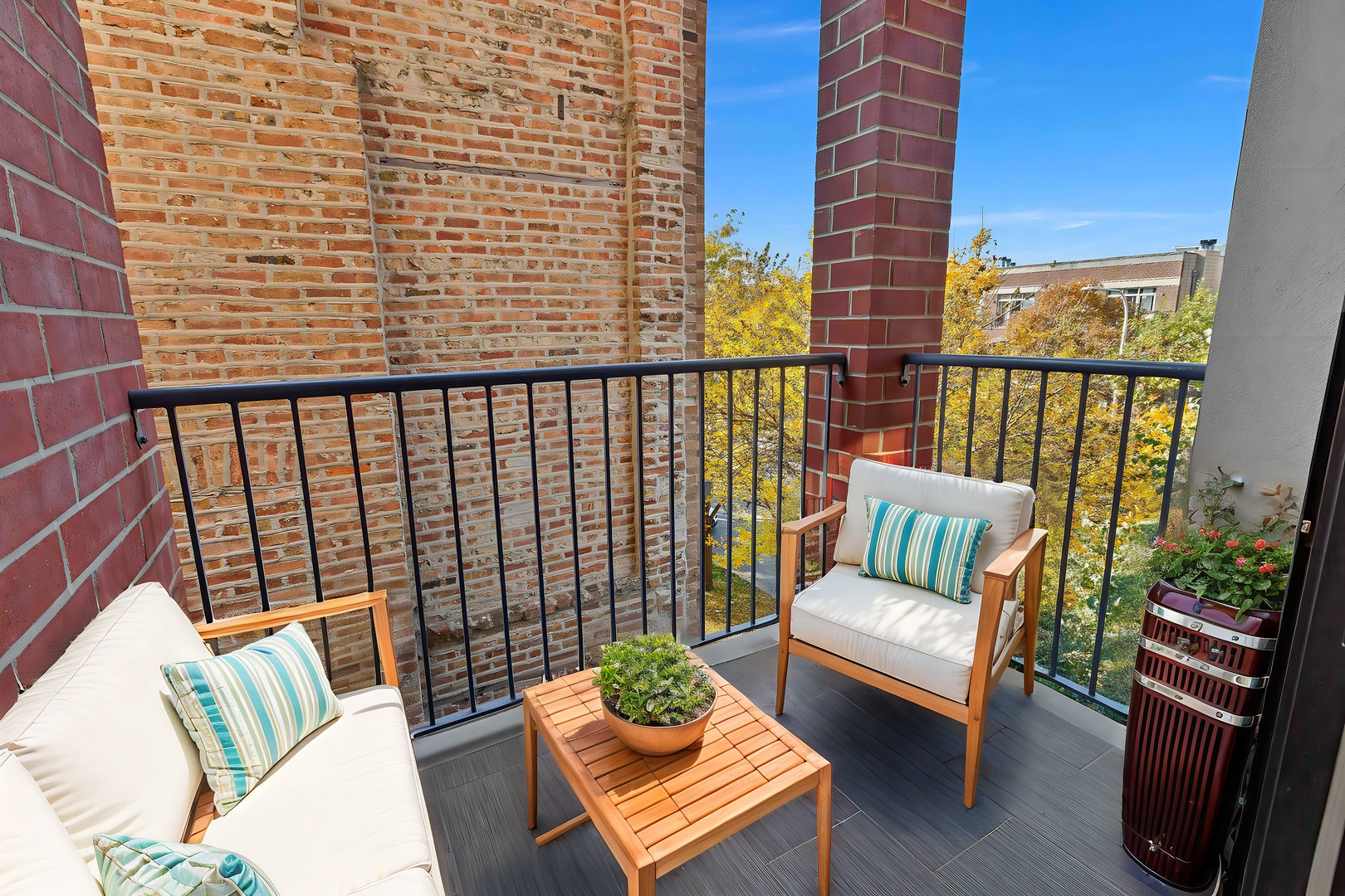 4417 South Indiana Avenue Chicago, IL 60653 - Photo 17 of 56