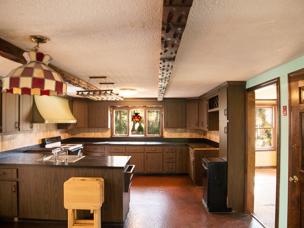 53 Cooke Road Plymouth, MA 02360 - Photo 8 of 29 Gallery Image 8
