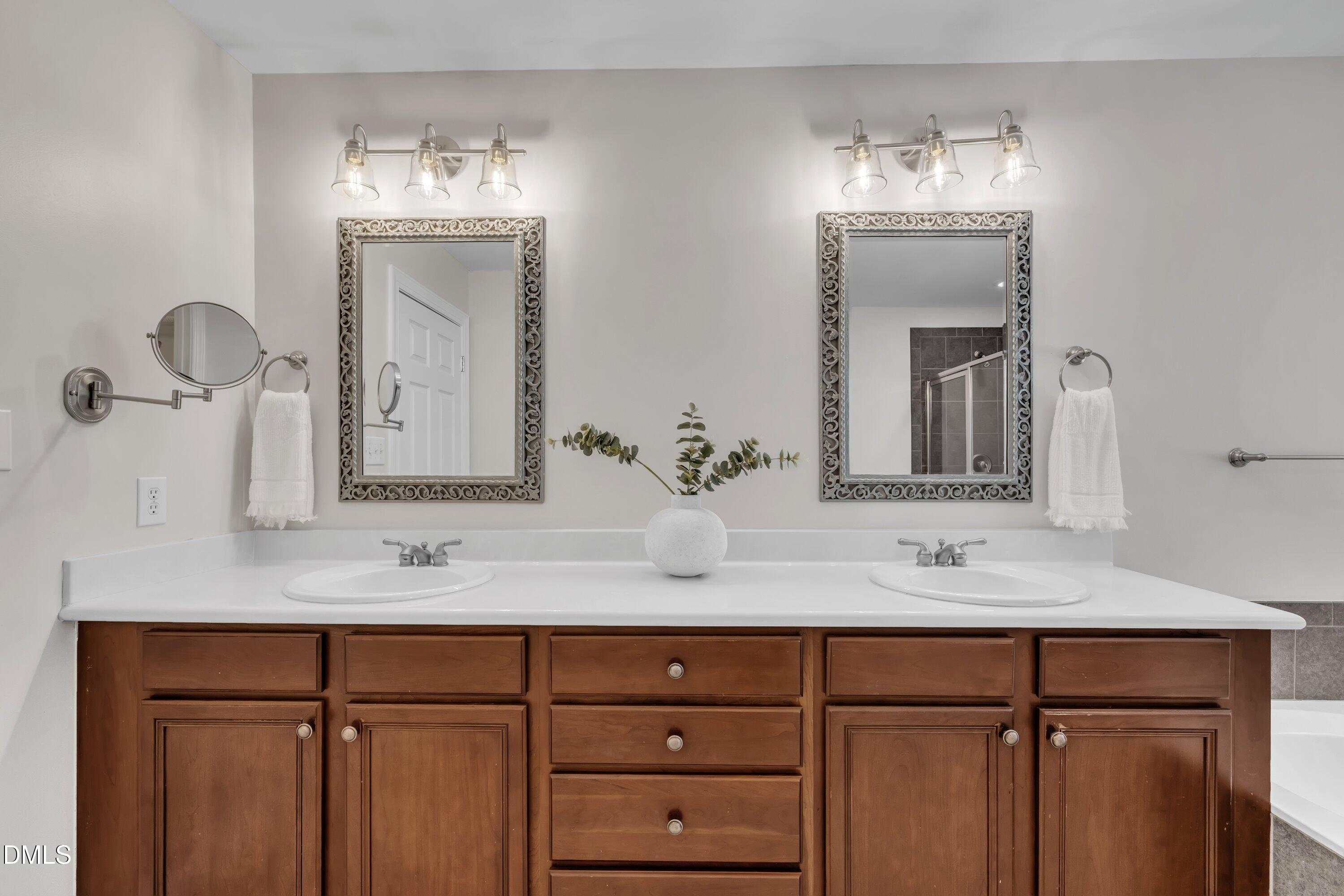 12028 Pawleys Mill Circle Raleigh, NC 27614 - Photo 23 of 43 Primary bathroom