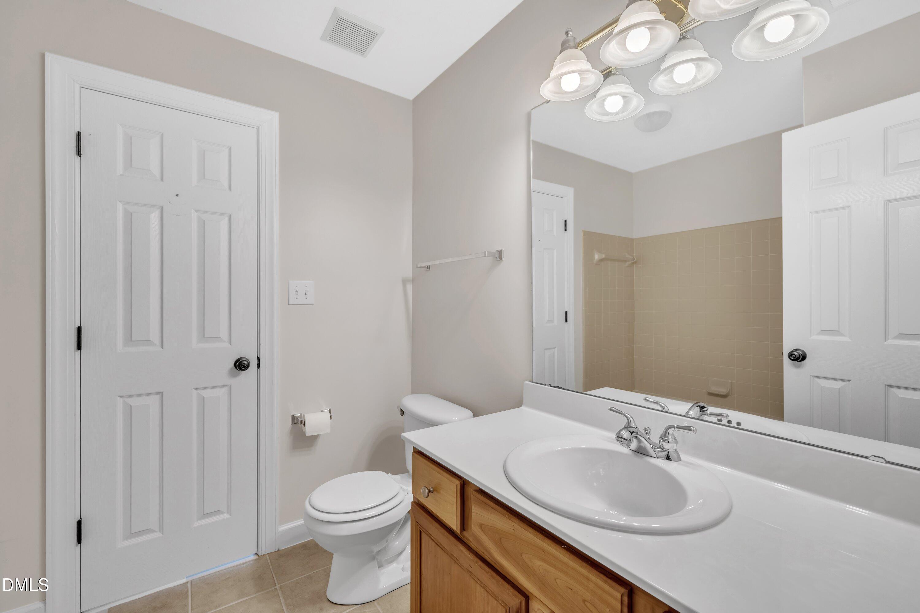 12028 Pawleys Mill Circle Raleigh, NC 27614 - Photo 28 of 43 Full bathroom