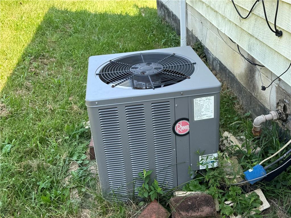 1076-1078 Addison Street Washington, PA 15301 - Photo 23 of 50 a front view of a house with a yard