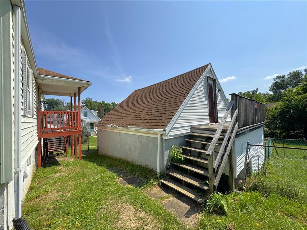 1076-1078 Addison Street Washington, PA 15301 - Photo 33 of 50 a view of a house with backyard and a garden