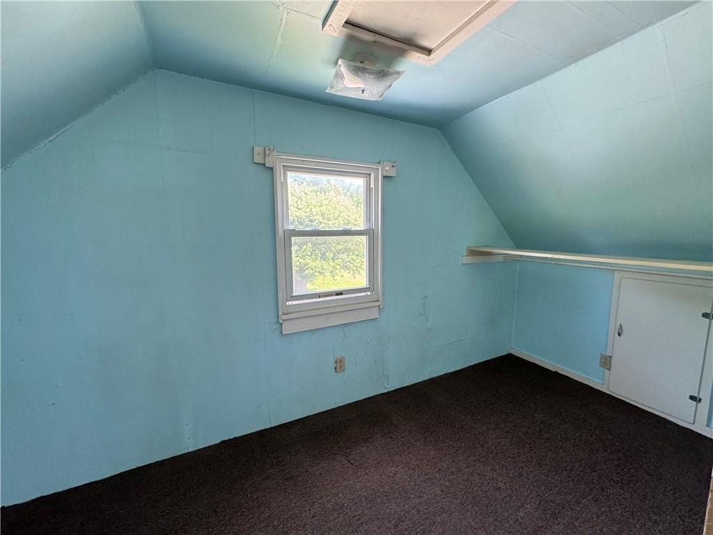 1076-1078 Addison Street Washington, PA 15301 - Photo 46 of 50 an empty room with a window