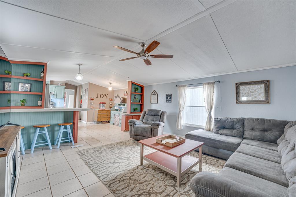 428 Gentry Road Ennis, TX 75119 - Photo 7 of 22