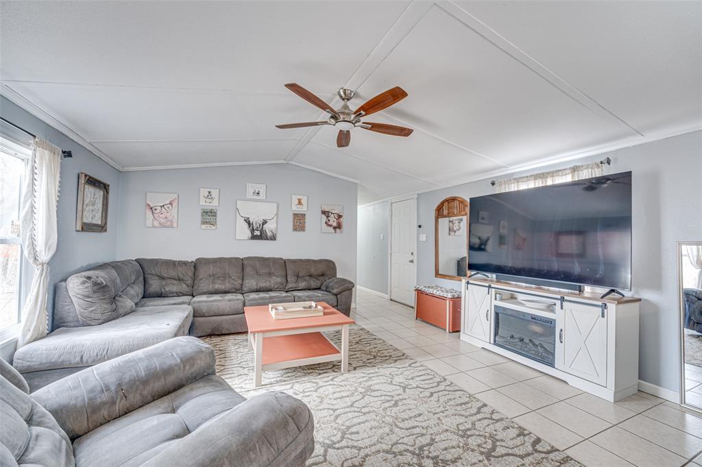 428 Gentry Road Ennis, TX 75119 - Photo 8 of 22