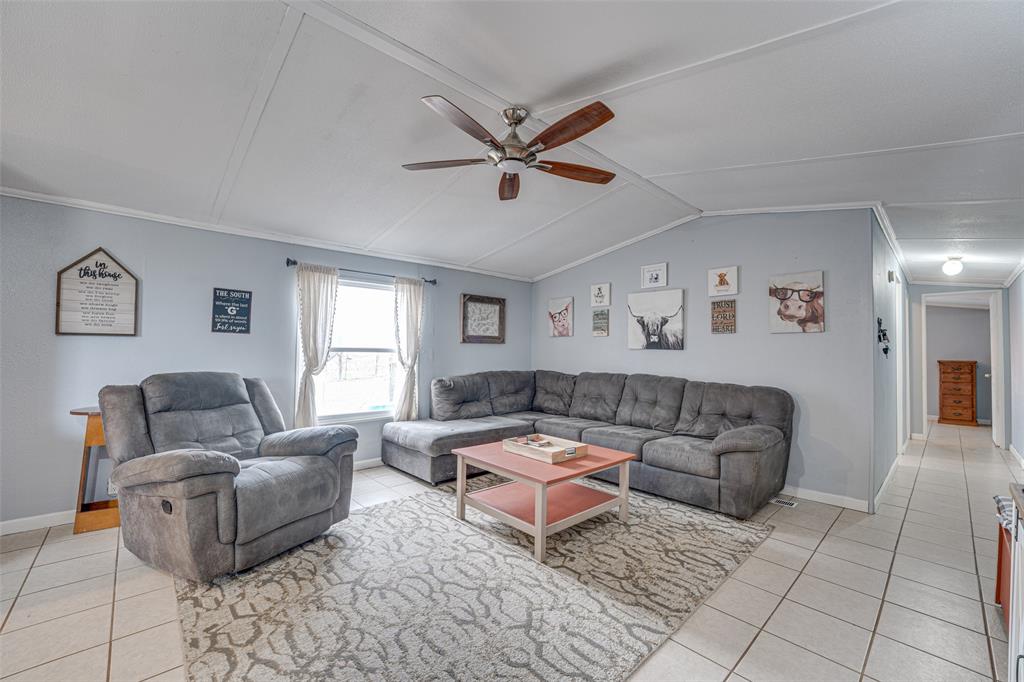 428 Gentry Road Ennis, TX 75119 - Photo 9 of 22