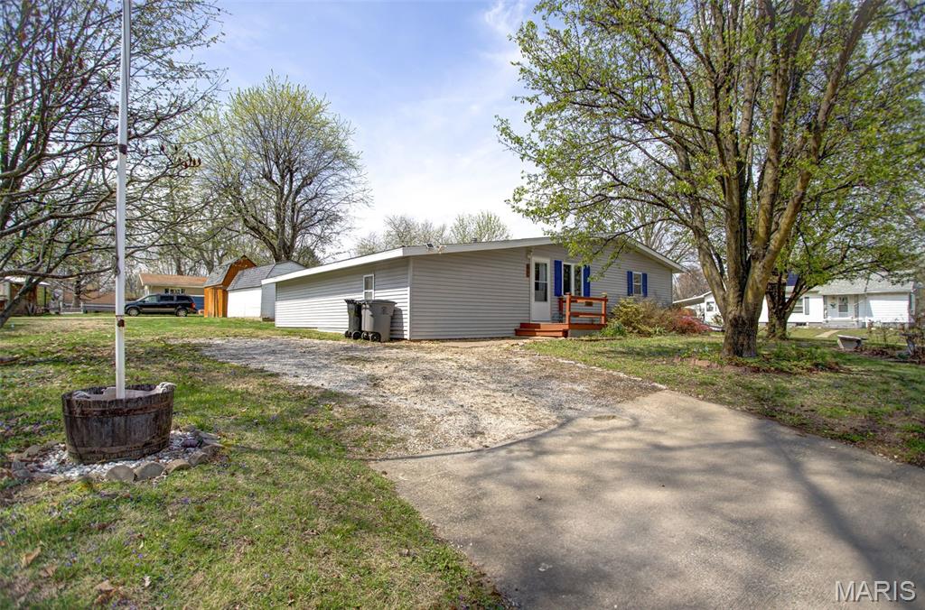 508 North Main Street Pleasant Hill, IL 62366 - Photo 2 of 77