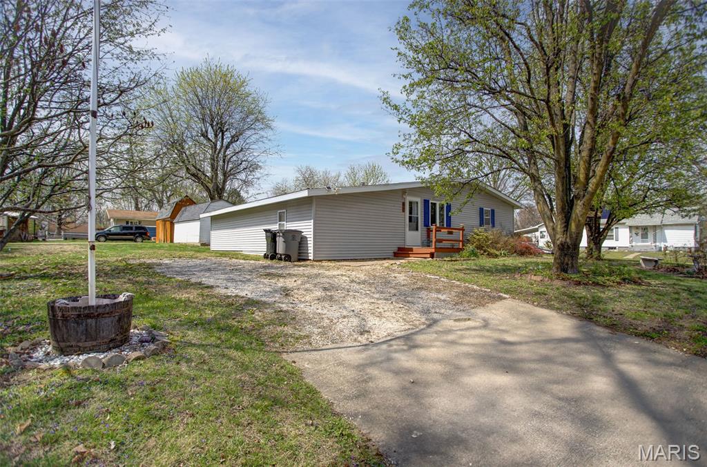 508 North Main Street Pleasant Hill, IL 62366 - Photo 4 of 77