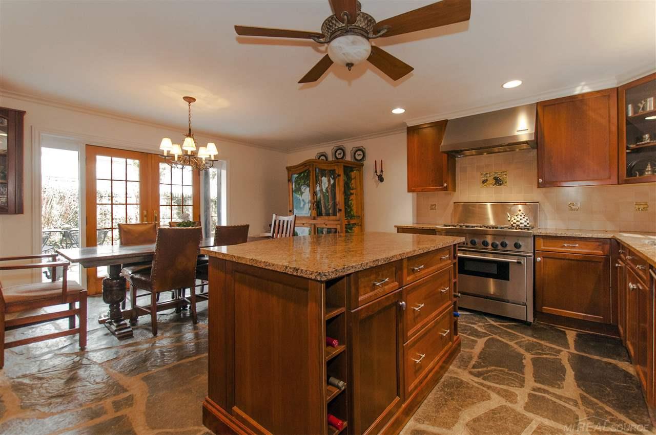 264 Lewiston Road Grosse Pointe Farms, MI 48236 - Photo 17 of 40