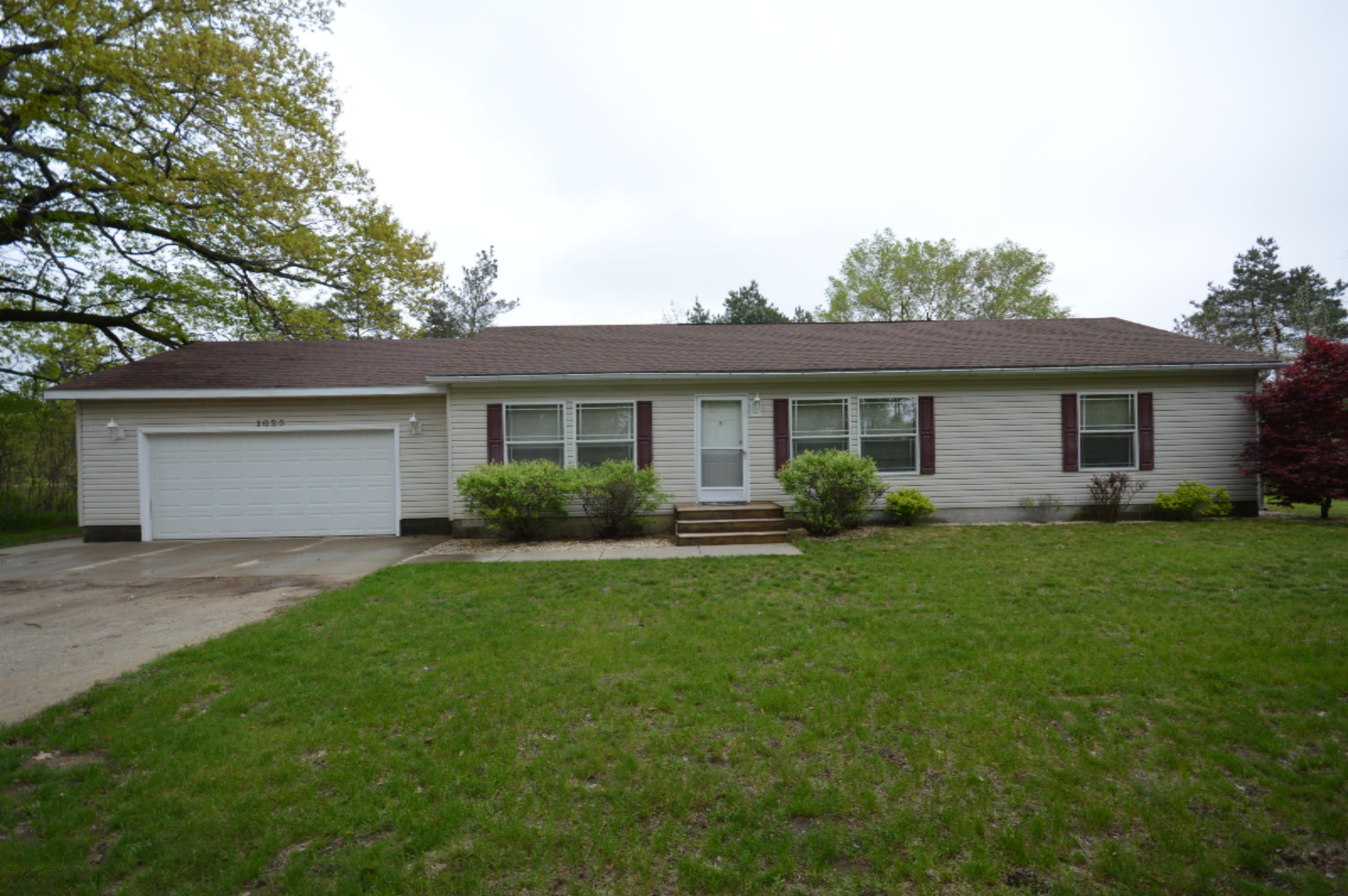 1020 South Squires Road Ravenna, MI 49451 - Photo 3 of 38 DSC_1055