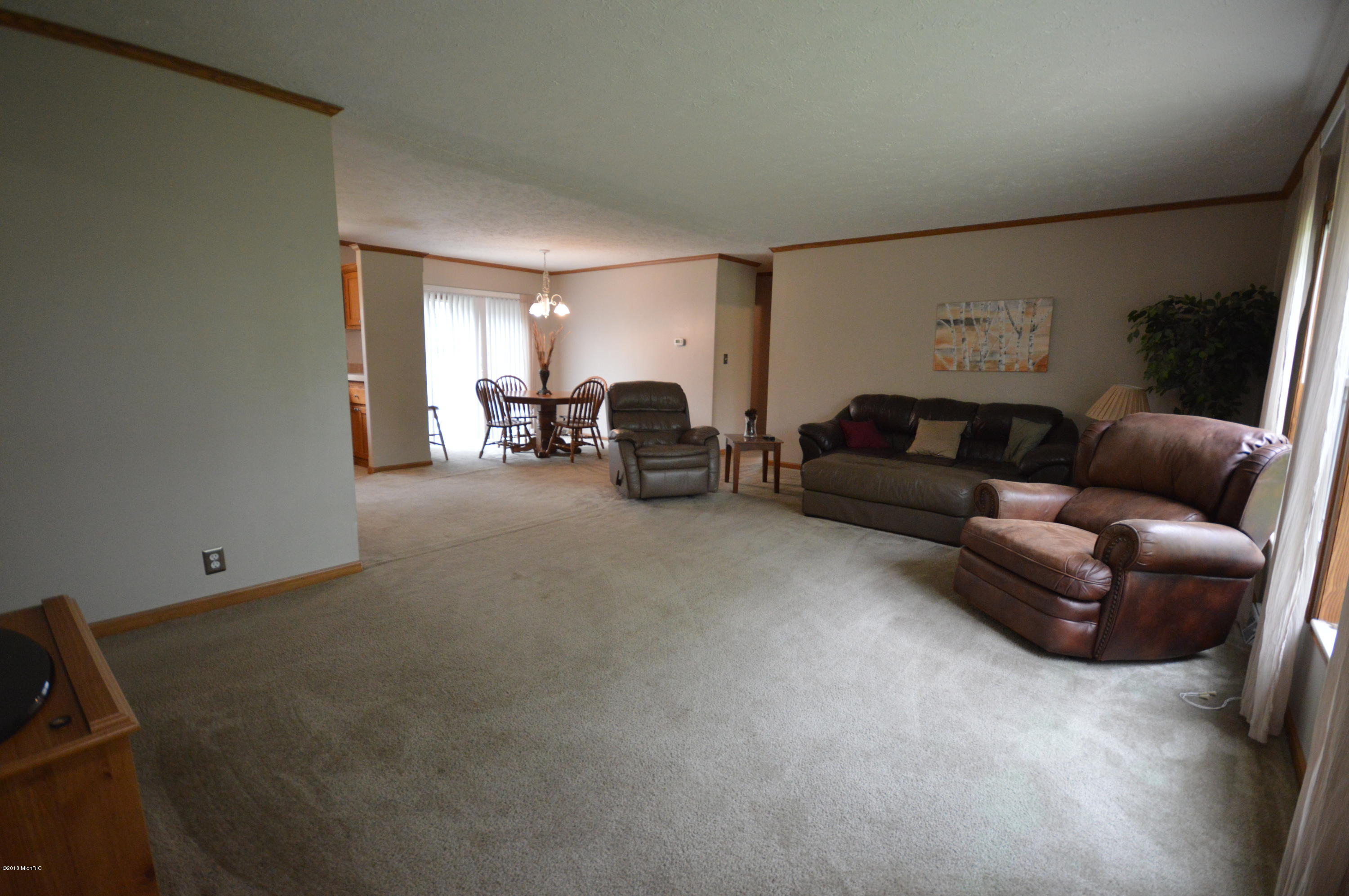 1020 South Squires Road Ravenna, MI 49451 - Photo 5 of 38 DSC_1068