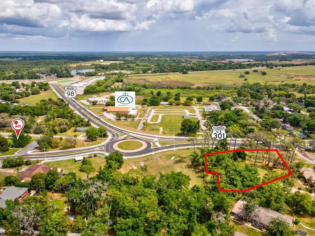 98 State Street Dade City, FL 33525 - Photo 4 of 13 a view of a city
