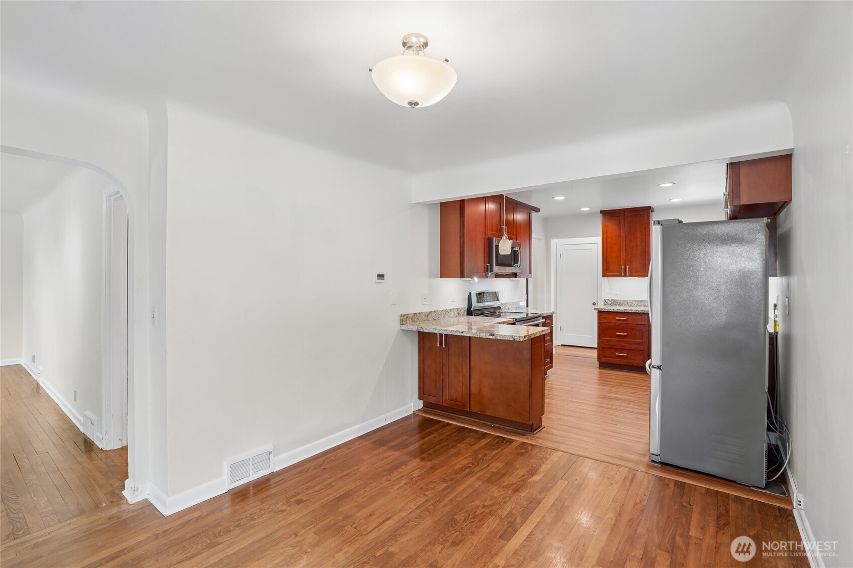 3004 Southwest Barton Street Seattle, WA 98126 - Photo 13 of 40