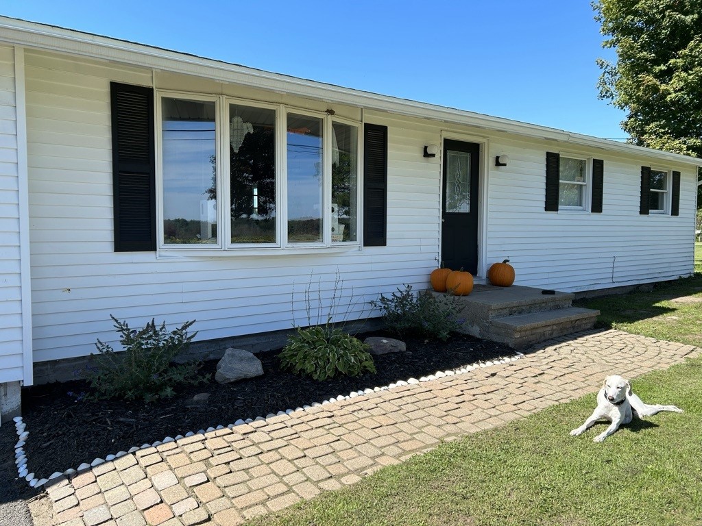 8675 Fenner Road Lysander, NY 13027 - Photo 3 of 25