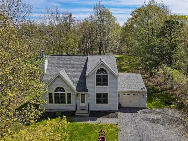 $409,000 | 3310 Black Cherry Court, Long Pond, PA 18334