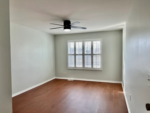 $2,400 | 645 Le Parc Circle, Buffalo Grove, IL 60089