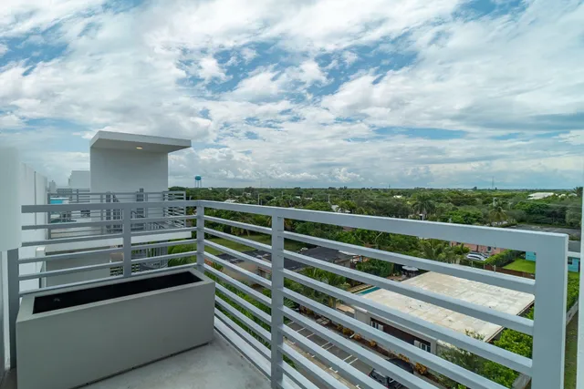 $12,000 | 111 Southeast 1st Avenue, Unit 514, Delray Beach, FL 33444