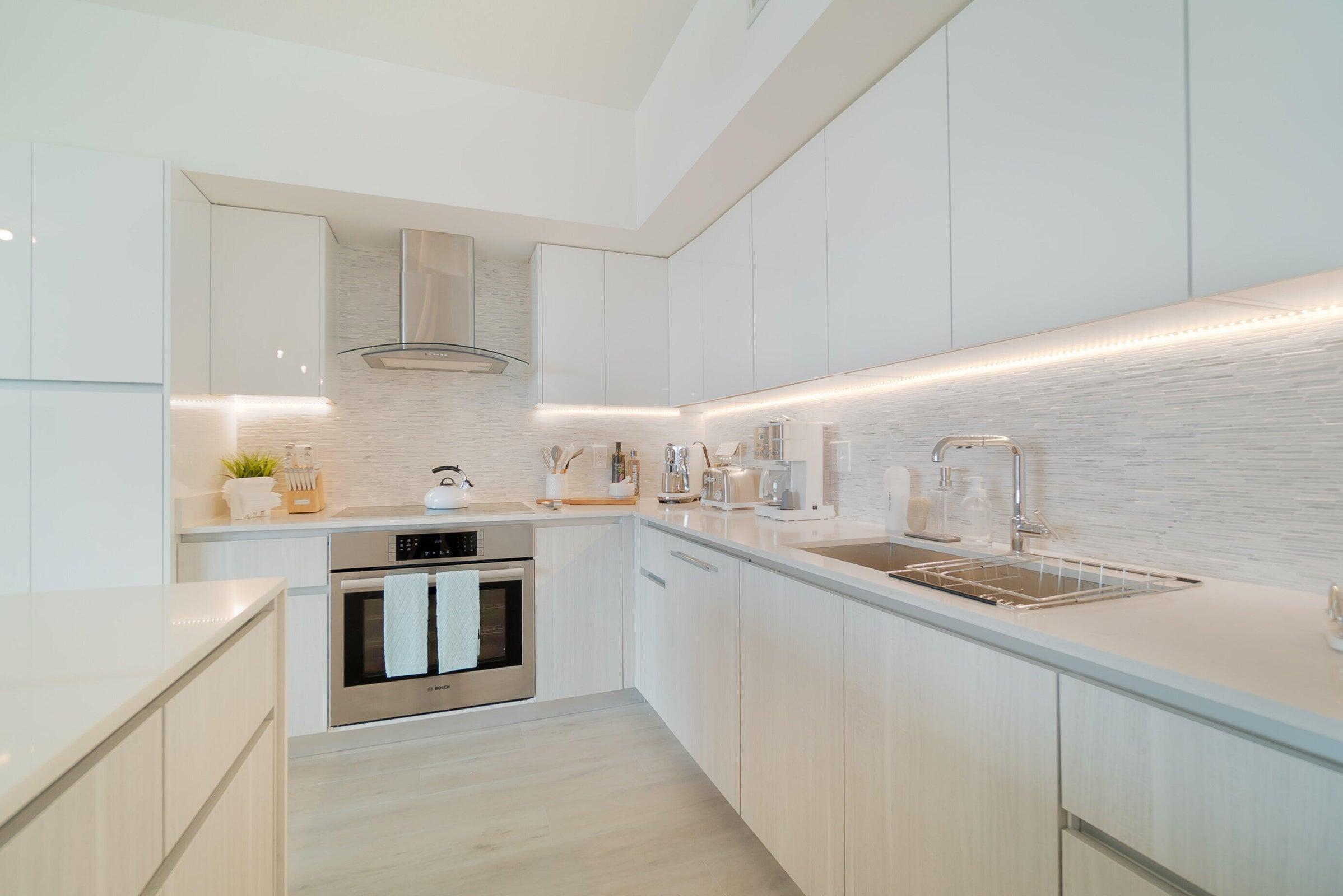 111 Southeast 1st Avenue, Unit 514 Delray Beach, FL 33444 - Photo 4 of 56 IMG_0368