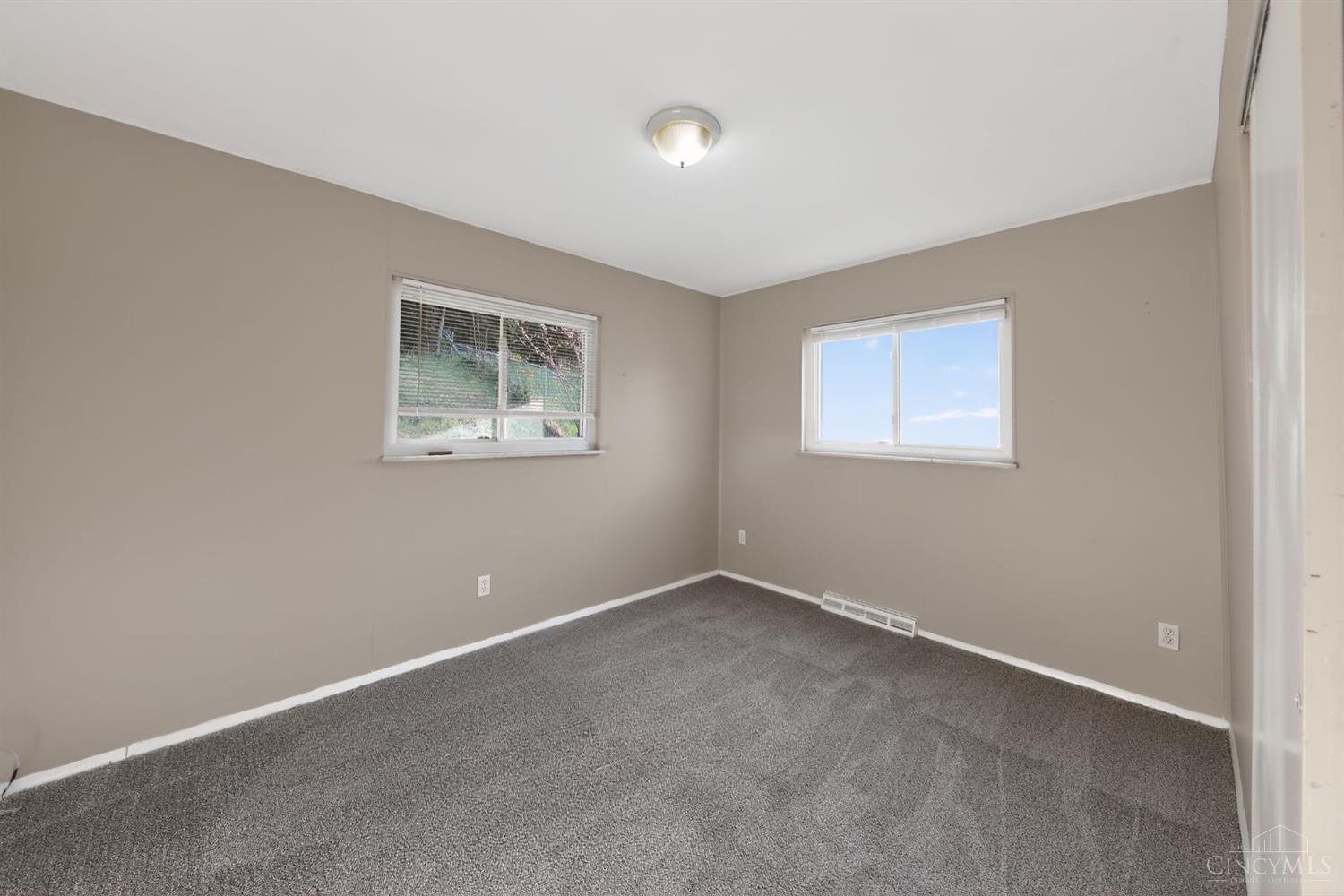 3910 Delhi Road Cincinnati, OH 45204 - Photo 8 of 38