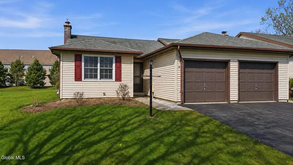 $299,900 | 38 Dorlon Drive, Queensbury, NY 12804