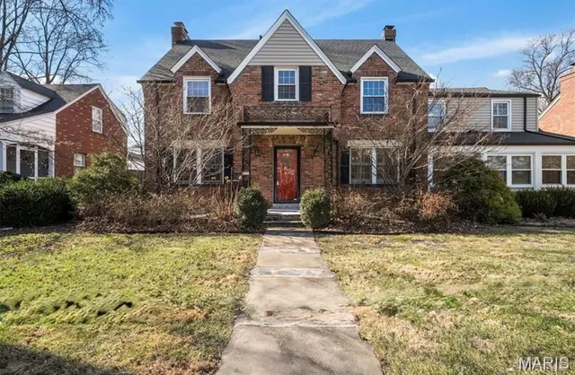 $799,900 | 907 North Taylor Avenue, St. Louis, MO 63122