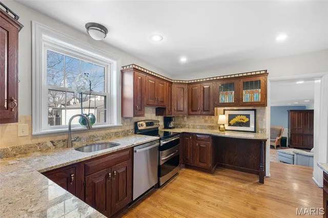 $799,900 | 907 North Taylor Avenue, St. Louis, MO 63122