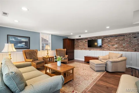 $799,900 | 907 North Taylor Avenue, St. Louis, MO 63122