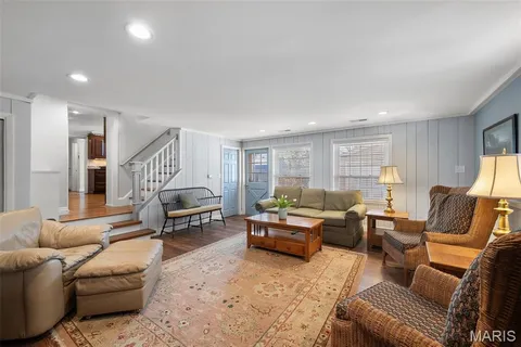 $799,900 | 907 North Taylor Avenue, St. Louis, MO 63122