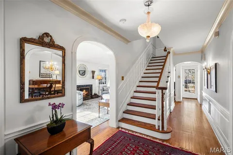 $799,900 | 907 North Taylor Avenue, St. Louis, MO 63122