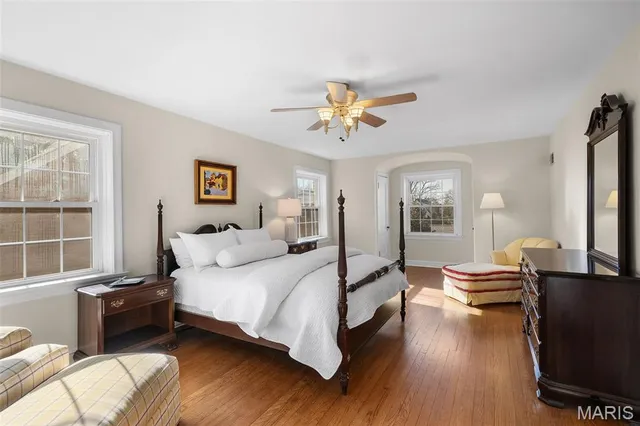 $799,900 | 907 North Taylor Avenue, St. Louis, MO 63122