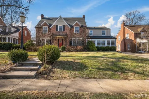 $799,900 | 907 North Taylor Avenue, St. Louis, MO 63122