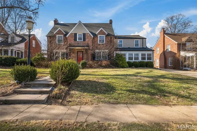 $799,900 | 907 North Taylor Avenue, St. Louis, MO 63122